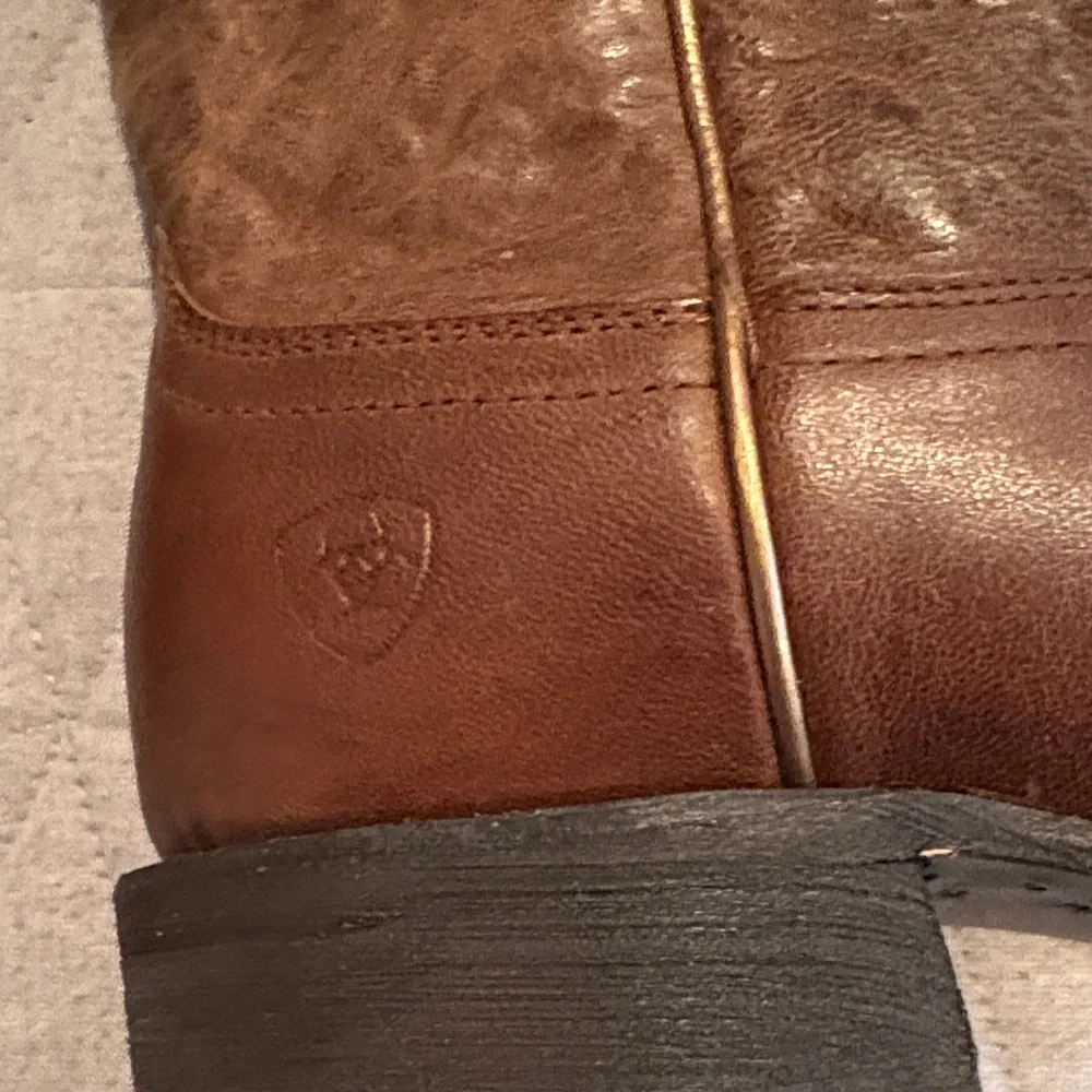 Ariat Brown Heeled Boots with White Accents - Picture 4 of 6